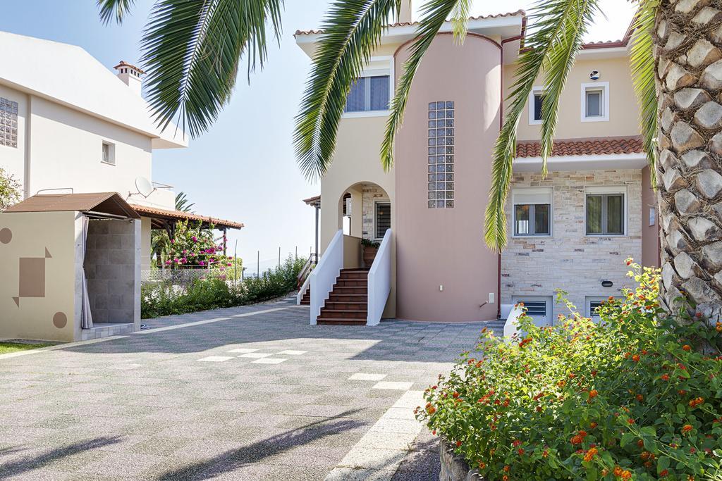 Villa Nefeli - Akti Salonikiou A Agios Nikolaos  Exterior photo